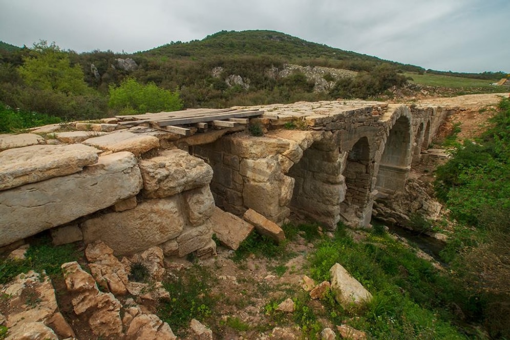 2 Bin Yıllık Taşköprü, Restorasyon Yapılırken Kullanılamaz Hale Geldi