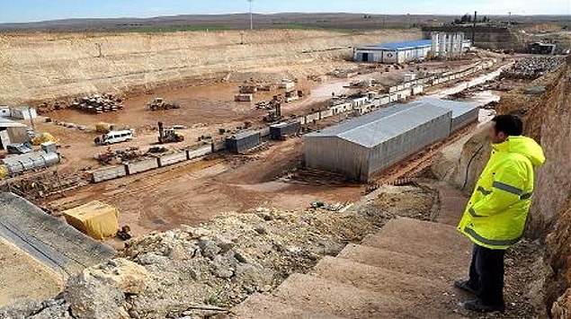 10. Son dakikada çıkan bir işten dolayı, sahadan asla vaktinde çıkamazsın. Özel hayat diye bir şeyin kalmaz.