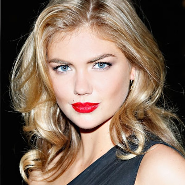 Это была... Кейт Аптон!!!