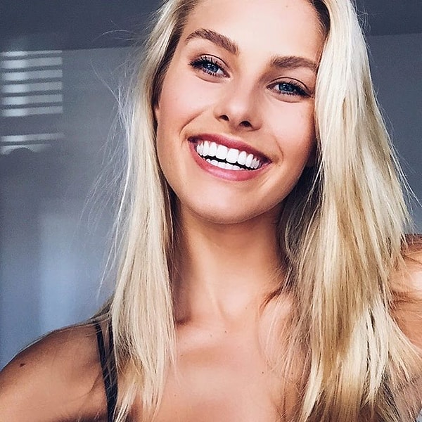 13. А о себе рассказывает, что любит хорошо поесть и ...