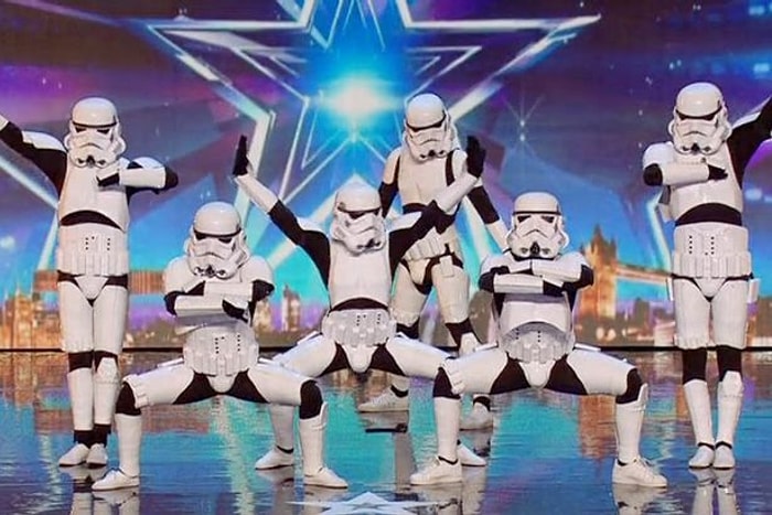 İngiltere Yetenek Yarışmasında Stormtrooper'lardan Ezber Bozan Dans Performansı