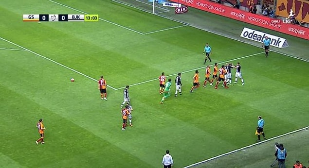 14' | Arena'da gerginlik