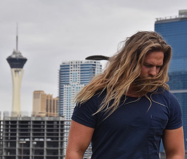 16. Не будем вас долго мучить. Перейдем к самой главной интриге. Готовы? Итак, наш прекрасный Викинг... еще НЕ ЖЕНАТ 😍