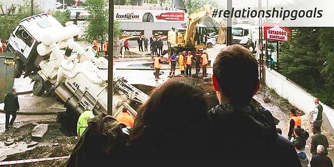Ankara'da Yol Çöktü, Mizah Arşa Yükseldi! Olay Yerindeki ODTÜlülerden Yaran Paylaşımlar