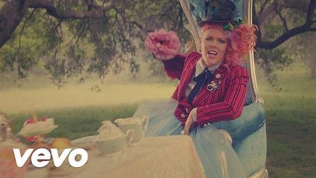 Pink, 'Alis Harikalar Diyarında' İçin Hazırladığı 'Just Like Fire' Şarkısının Klibini Yayınladı