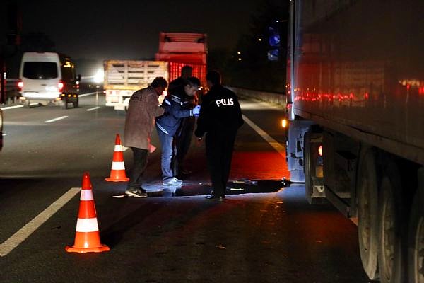 2. Vali Coş'un Korumaları, Yol Vermeyen TIR Şoförüne Doğru Ateş Açmış!