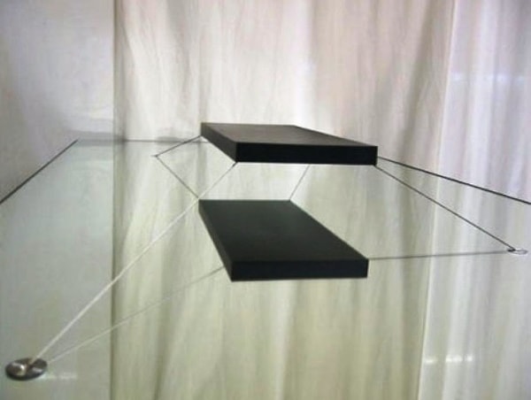 3. Магнитная кровать, парящая в воздухе