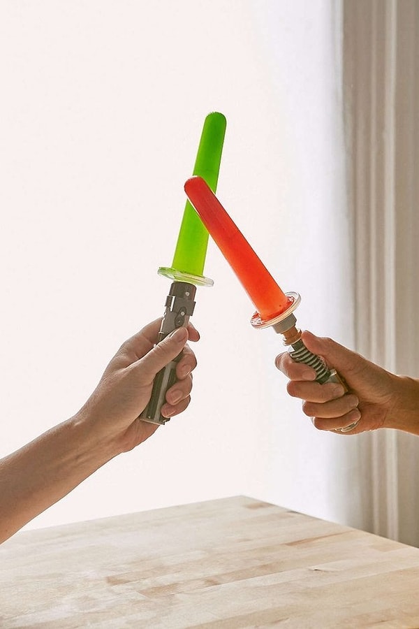 5. Ну, или можно охладиться фруктовым льдом из таких вот формочек!