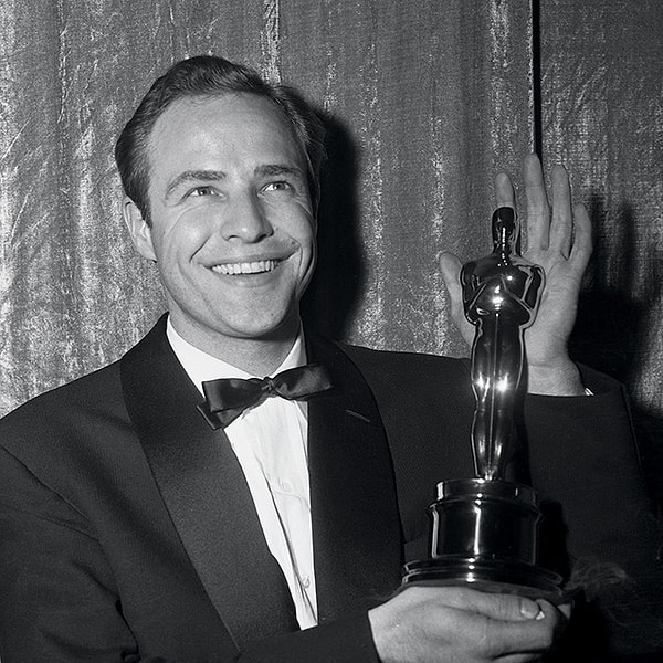 8. Кто-то украл его Оскар за «В порту»