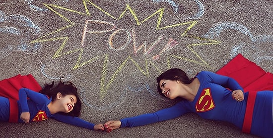 Дочки-матери и их совместные фото: похожи как две капли воды