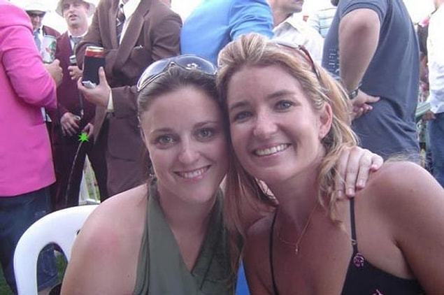 2. Pissers in the background...
