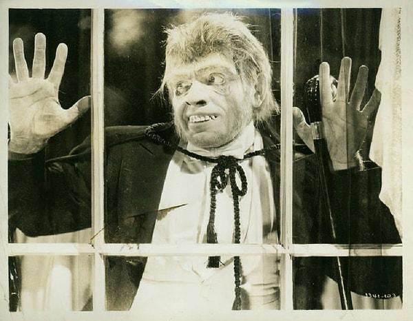14. Oscar kazanan ilk korku filmi, 1931 yapımı Dr. Jekyll and Mr. Hyde filmidir.