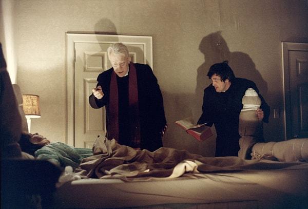 17. 1973 yapımı The Exorcist(Şeytan) filmindeki şeytan çıkarma sahnesi 9 dakika sürer.