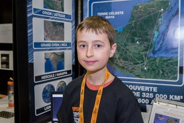 Olay şu ki, Kanada’da yaşayan ve henüz 15 yaşında olan bir çocuk, Mayaların takımyıldızı haritalarını ve uydulardan elde edilen fotoğrafları kullanarak, daha önce bilinmeyen bir Maya şehrini keşfetmiş olabilir.