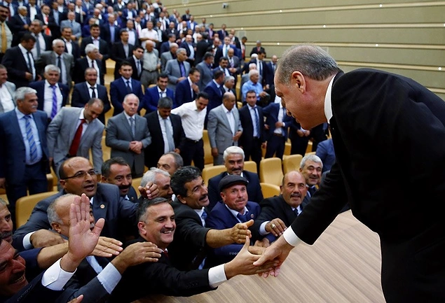 Muhtar Akademisinde Mezuniyet Coşkusu: Cübbe Giyip Kep Attılar 59