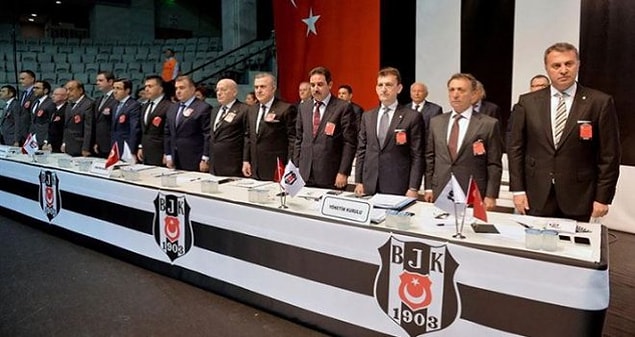 Yeni yönetim listesini teslim etti