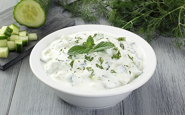4. Kaşık kaşık cacık lezzeti