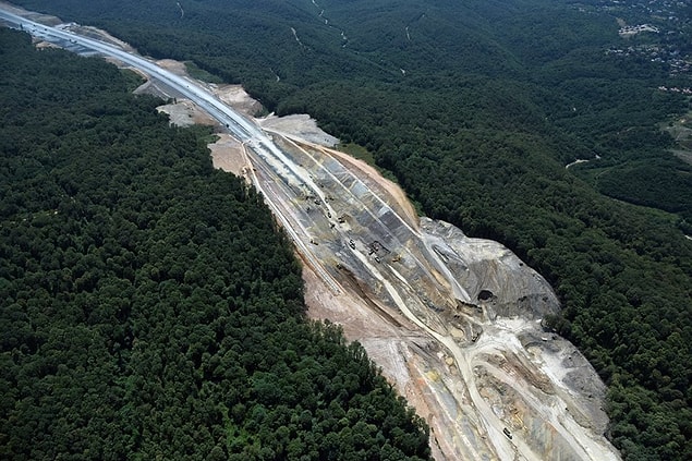 8- Otoyol ve köprülerin yapımı için tarım ve orman arazilerinin yok edilmesi.