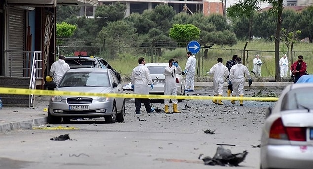 1. İstanbul'da Askeri Servis Aracına Bombalı Saldırı