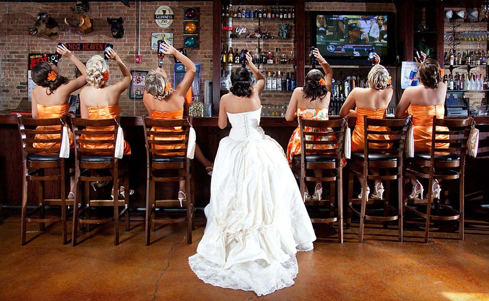 Gelinin En Yakın Arkadaşı Olan Bekar Kadının Çekilmeyi Bekleyen 13 Çilesi