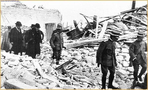 2. Merkez üssü Avezzano kasabası olan depremde 30.000 kişi öldü, 60 milyon dolarlık zarar meydana geldi.