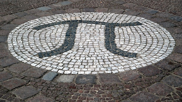 7. Какое утверждение о числе "Пи" неверное?