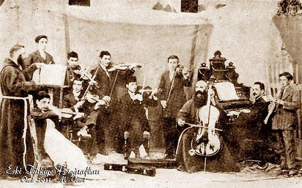 23. ELAZIĞ - Harput'ta Protestan Mektebi Orkestrası, 1900-10'lu yıllar