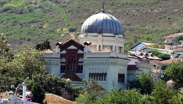 74. Burgazadası'nın en büyük kilisesi Vaftizci Yahya (İoannes Prodromos) Kilisesi'ni görün. Çok ilginç bir hikayesi vardır.