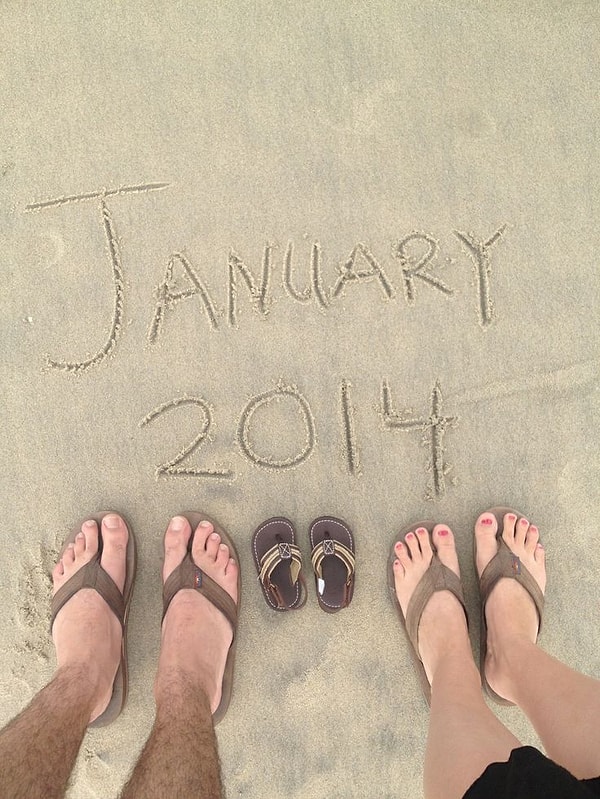 9. Дата на песке...