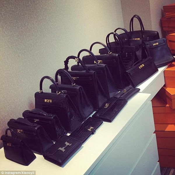 16. Начиная с 1970-х гг., такое поведение детей, семьи которых имеют большое состояние, мягко говоря, не приветствуется многими жителями Поднебесной.