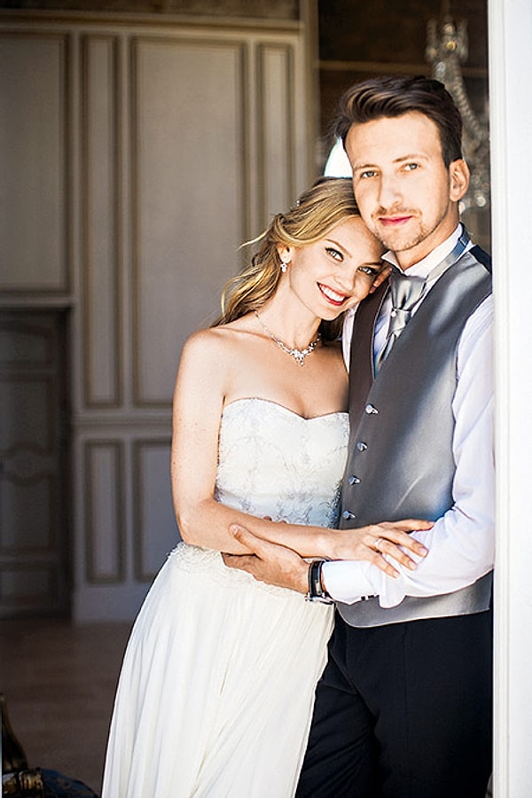 6. Напомним, что Елена и Станислав поженились в конце лета 2014 года. Их романтичная свадьба прошла на юге Франции, в регионе Прованс.