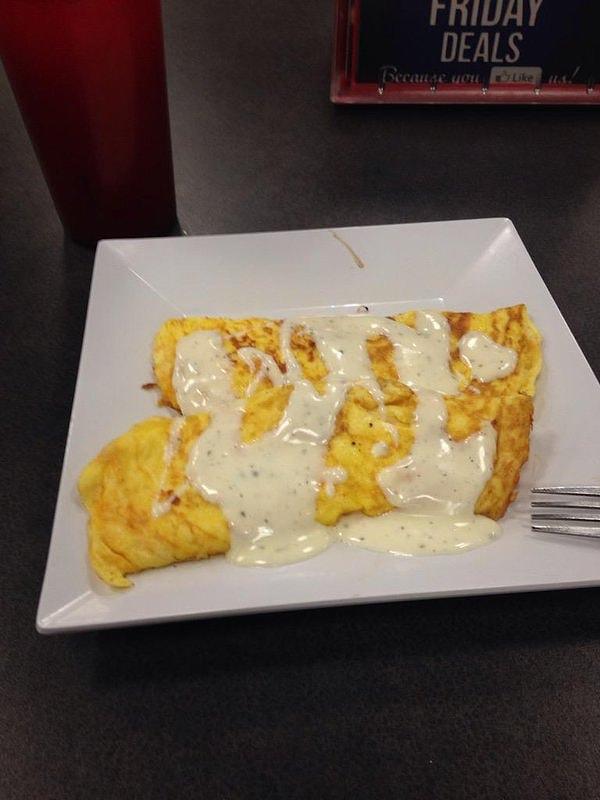 15. ...ve kahvaltıda yediğiniz omlet ranch ile bambaşka bir tada bürünebilir!