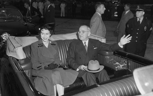 23. Başkan Harry S. Truman ile Prenses Elizabeth, Washington Ulusal Havaalanı... 1951