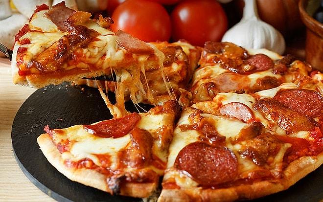 Pizzanın Beşli Tonu: Sadece Beş Malzemeyle Damaklara Aşk Yaşatacak 14 Pizza Tarifi
