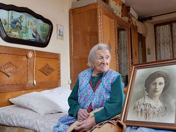 4. Одним из важнейших факторов является также здоровый сон: Морано ложится спать в 7 вечера и встает в 6 утра.