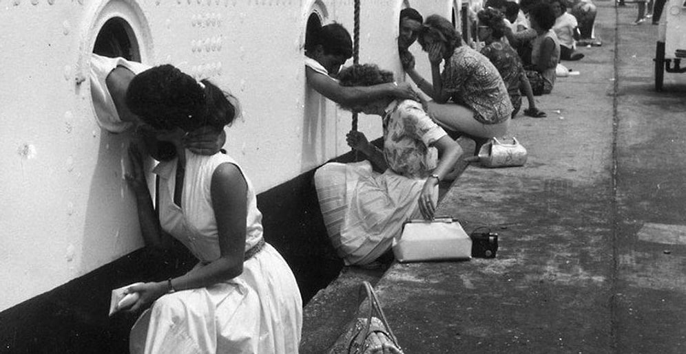 Война и любовь: 20 исторических фото о прощании и встрече влюбленных