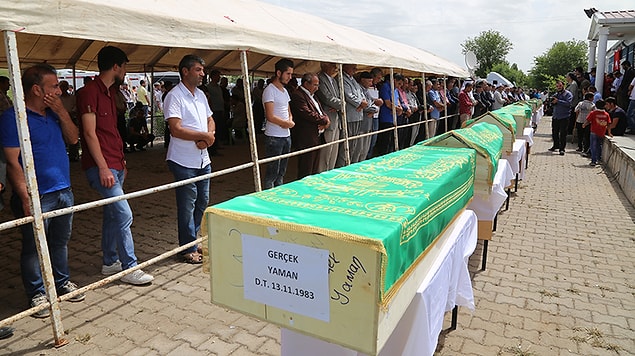 3. Köylüler Yan Yana Toprağa Verildi: 13 Cenaze 60 Kilo...