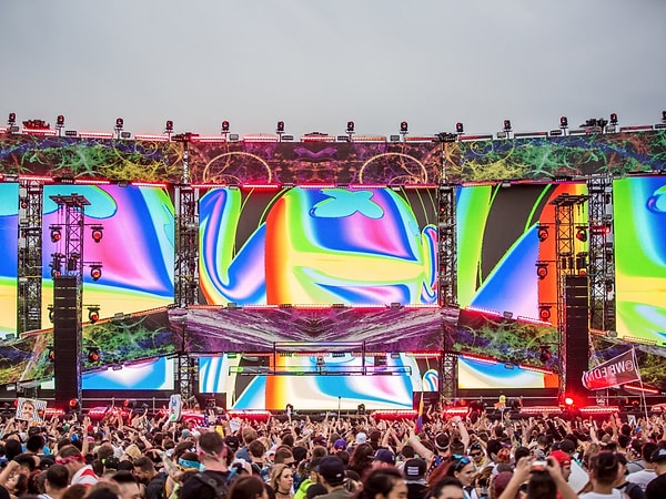 6. Вот уже 79 000 зрителей только в Нью-Йорке посетили этот фестиваль.