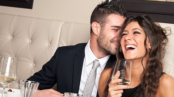 2. Хорошее чувство юмора - немаловажное качество для желанного мужчины.