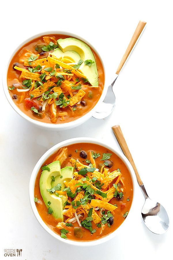 11. Куриный суп с сыром и энчиладой