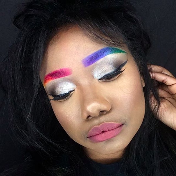 1. Встречайте радужные брови - самый красивый хит этого сезона