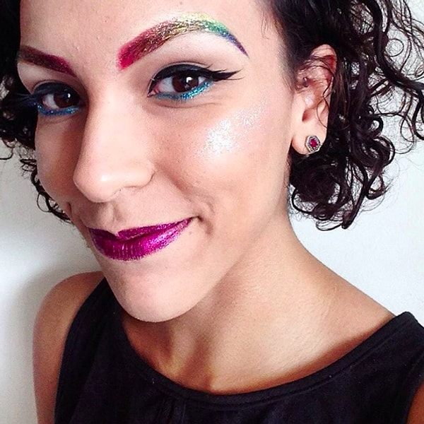 7. Можно также добавить немного блесток