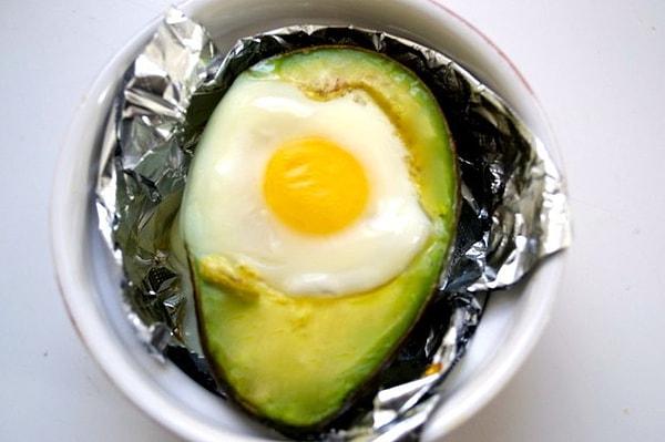 7. Servis kısmında değişiklik isterseniz yumurta her türlü sebze ile mükemmel uyum sağlıyor!