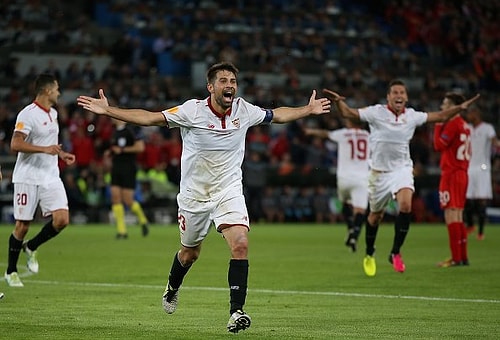 Sevilla, UEFA Avrupa Ligi'ni 3 sezon üst üste kazanan ilk takım oldu