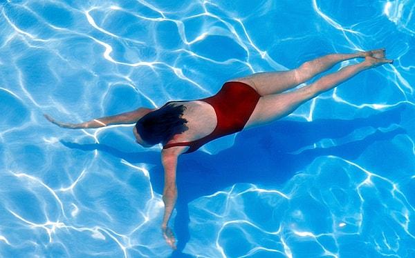 11. Düzenli olarak yüzmek tip 2 diyabet, felç ve kalp hastalıklarına yakalanma riskini yarı yarıya azaltmaktadır.