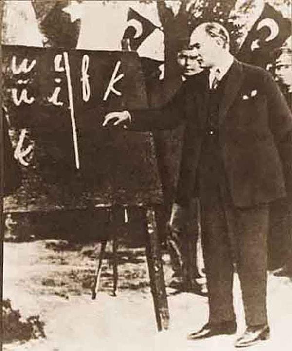 Başöğretmen Atatürk!