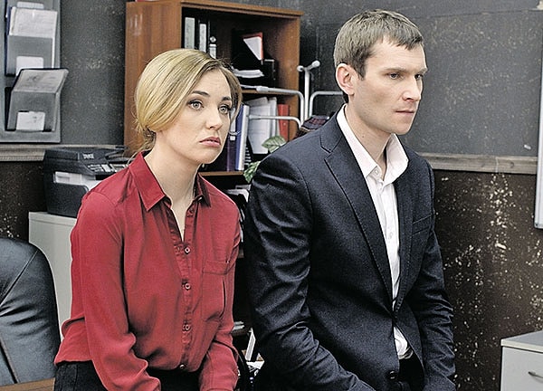 5. Благодаря финансовой поддержке Сергея Ивановича Оборина и таланту нового персонажа сериала – Олеси Геннадьевны, Колян отправляется в мир политики.