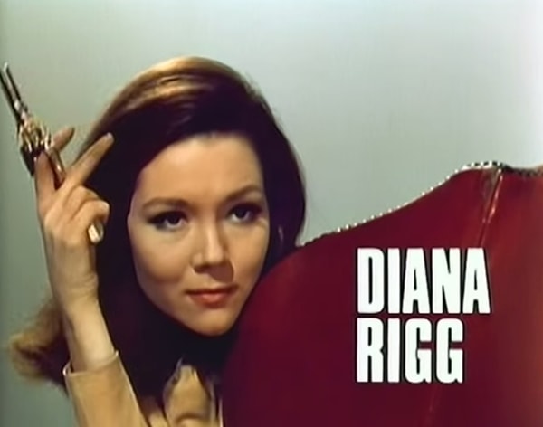 Дайана Ригг в роли Эммы Пил в шпионском сериале 60-х "Мстители"