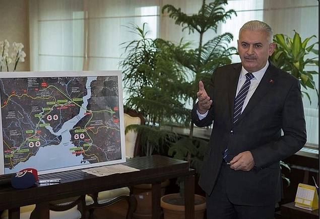 6. Bakanlığı süresince 17 bin 500 km bölünmüş yol inşaatı yapıldı