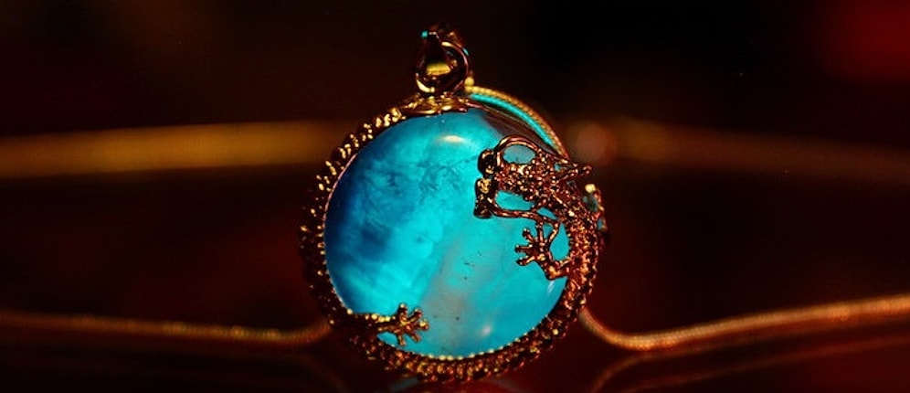 Ювелирные украшения, светящиеся в темноте: мистическая бирюза